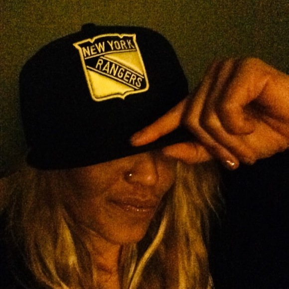 Meet your Posher, Krystal - Picture 1 of 1